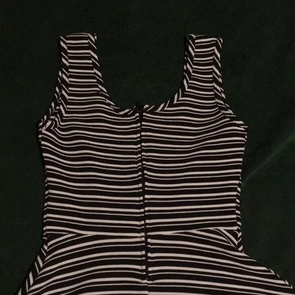Striped Skater dress - Picture 3 of 3